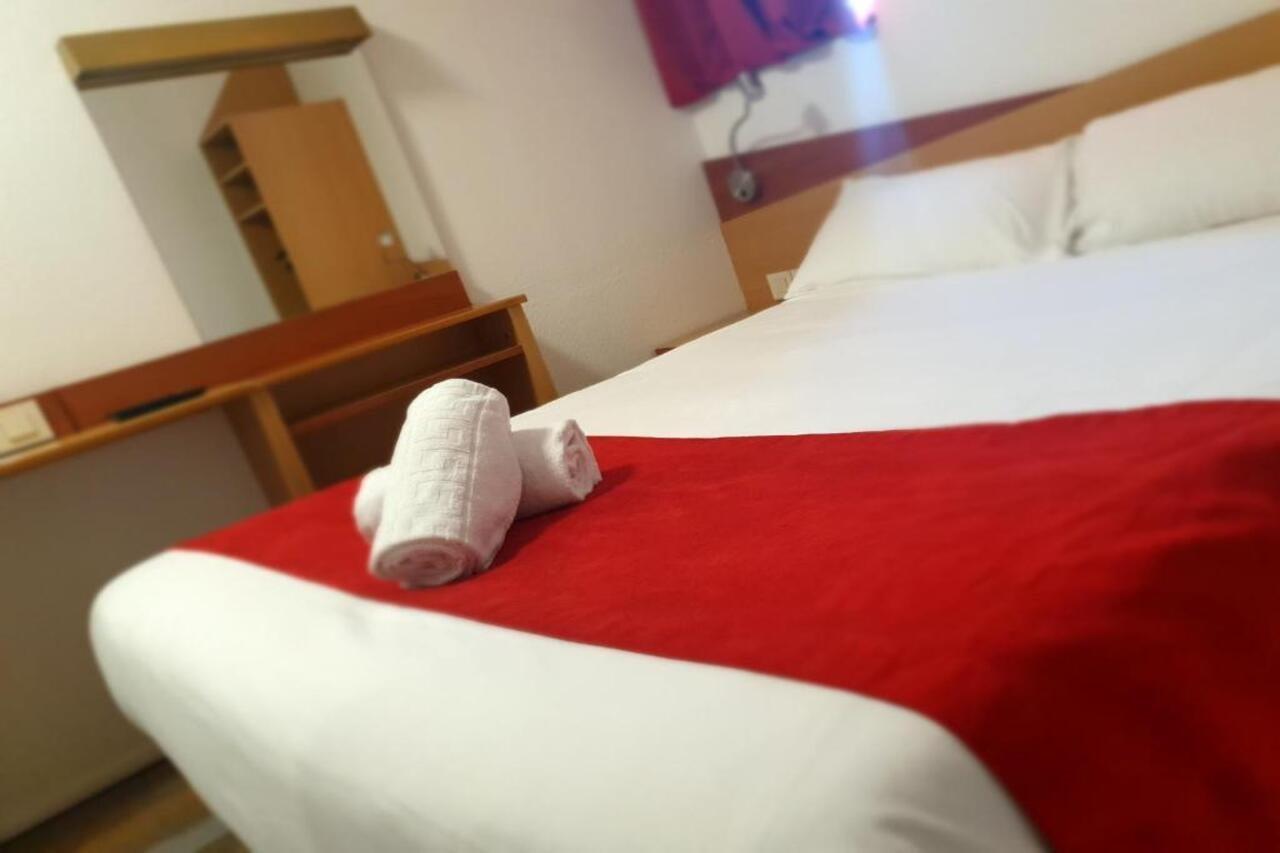 Brit Hotel Toulon - La Valette Экстерьер фото