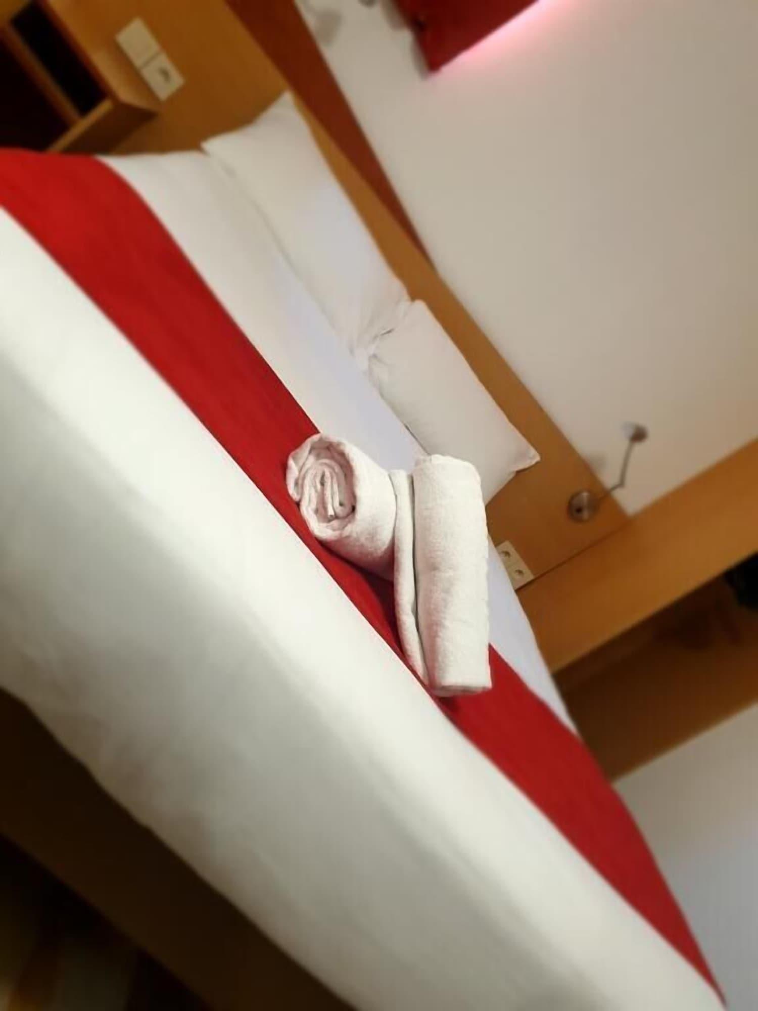 Brit Hotel Toulon - La Valette Экстерьер фото